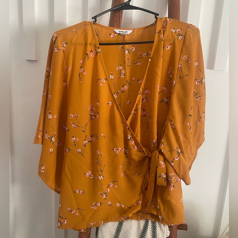 Express Women’s wrap top